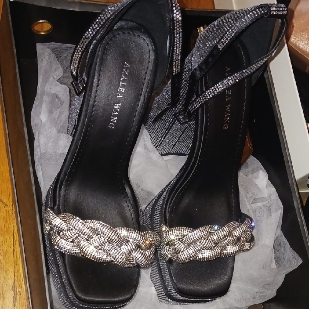 Elegant Black and Silver Heels with Sparkly Embellishments